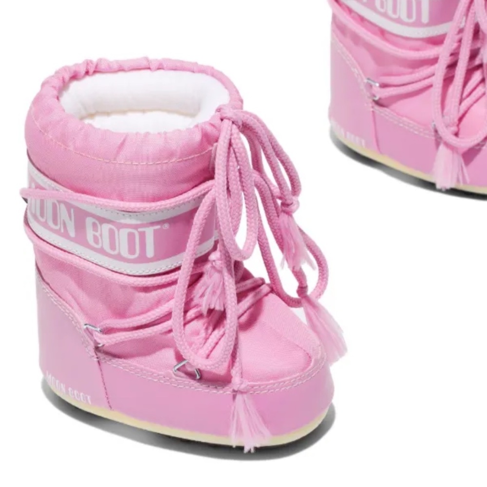 Brand new moon boots toddler